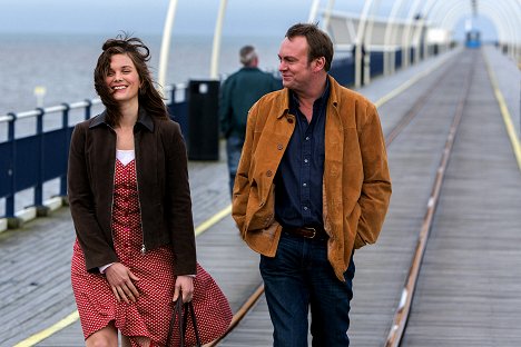 Liz White, Philip Glenister