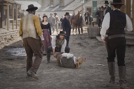 Robin McLeavy, Jake Weber, Anson Mount, Jonathan Scarfe - Hell on Wheels - Bleeding Kansas - Kuvat elokuvasta