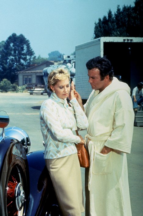 Lola Albright, William Shatner - Columbo - Mord im Bistro - Filmfotos