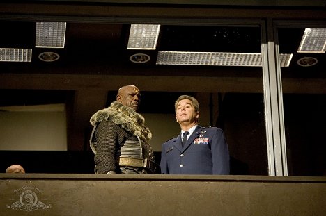 Louis Gossett Jr., Beau Bridges - Stargate SG-1 - Origin - Photos