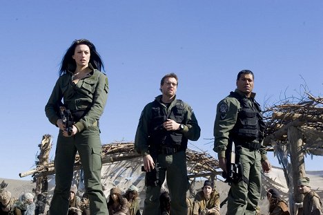 Claudia Black, Michael Shanks, Christopher Judge - Stargate SG-1 - The Powers That Be - Photos