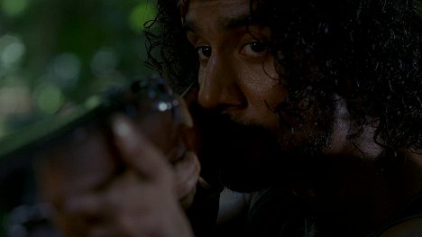 Naveen Andrews - Lost - Solitary - Van film