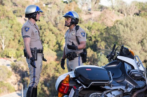 Dax Shepard, Michael Peña - CHiPs - Van film