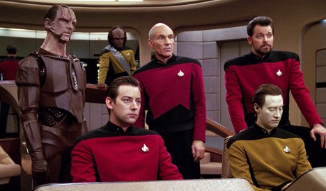 Marc Alaimo, Patrick Stewart, Jonathan Frakes, Brent Spiner - Star Trek: Az új nemzedék - The Wounded - Filmfotók