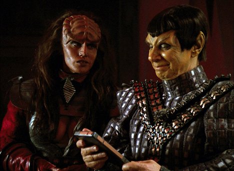 Gwynyth Walsh, Nicholas Kepros - Star Trek: The Next Generation - Redemption - Photos