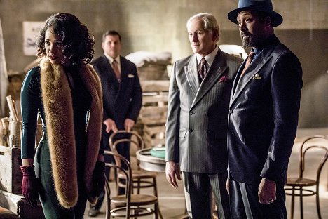 Candice Patton, Victor Garber, Jesse L. Martin - Flash - Duet - Z filmu