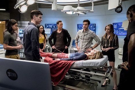 Carlos Valdes, Grant Gustin, Candice Patton, Tom Cavanagh, Chris Wood, Melissa Benoist, Danielle Panabaker - The Flash - Die Macht der Liebe - Filmfotos