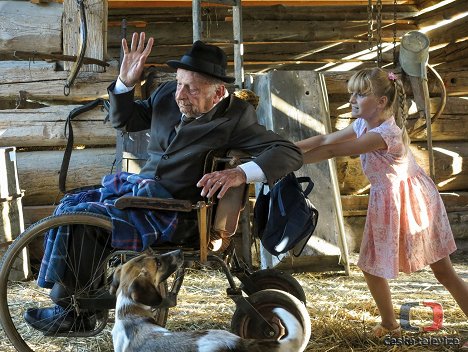 Stanislav Zindulka, Daniela Byrtusová - How We Brought Grandad Back to Life - Photos