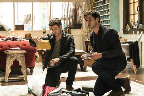 Parker Young, Rob Heaps - Imposters - We Wanted Every Lie - Z filmu