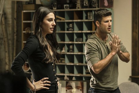 Marianne Rendón, Parker Young - Imposters - We Wanted Every Lie - Z filmu