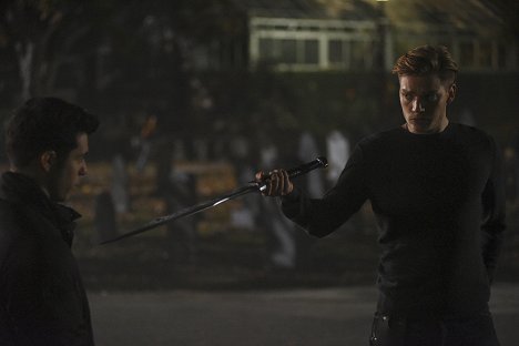 Dominic Sherwood - Shadowhunters: The Mortal Instruments - By the Light of Dawn - Photos