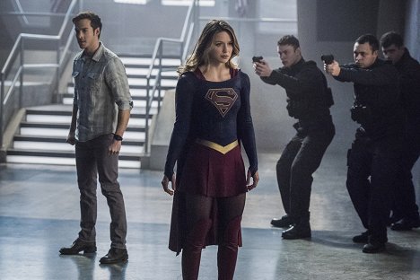Chris Wood, Melissa Benoist - Supergirl - Star-Crossed - Photos