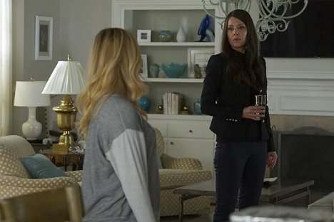 Andrea Parker - Pretty Little Liars - Along Comes Mary - Photos