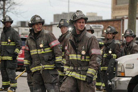 Joe Minoso, Taylor Kinney - Chicago Fire - Where the Collapse Started - Photos