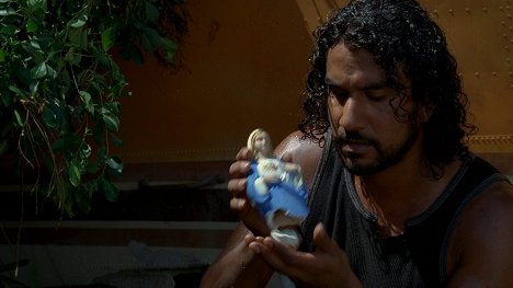 Naveen Andrews - Lost - The Greater Good - Photos