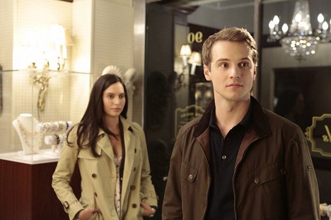 Genesis Rodriguez, Freddie Stroma - Time After Time - Out of Time - Van film