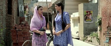 Soha Ali Khan, Sezal Sharma - 31st October - Z filmu