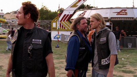 Kim Coates, Mark Boone Junior, Charlie Hunnam - Kemény motorosok - Bosszú - Filmfotók