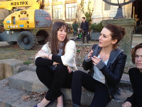 Lauren Kate, Addison Timlin - Fallen - Van de set