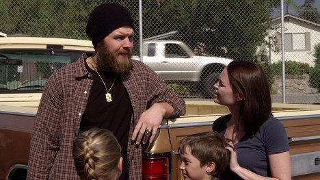 Ryan Hurst, Sprague Grayden - Sons of Anarchy - Giving Back - Photos