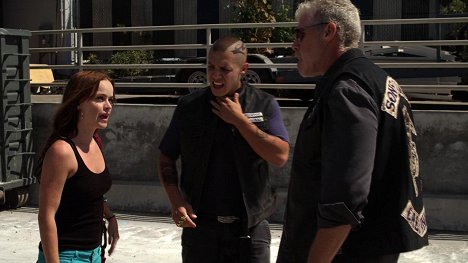 Taryn Manning, Theo Rossi, Ron Perlman - Sons of Anarchy - AK-51 - Photos