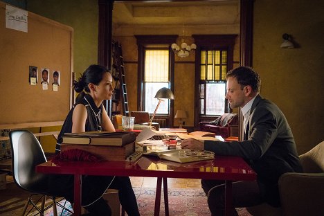 Lucy Liu, Jonny Lee Miller - Elementary - Who Is That Masked Man? - Photos