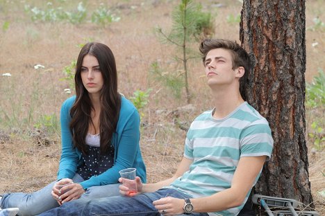 Jessica Lowndes, Grant Gustin - A Mother's Nightmare - Film
