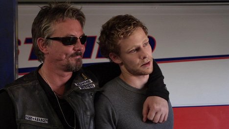 Tommy Flanagan, Johnny Lewis - Sons of Anarchy - The Pull - Photos