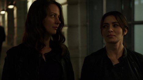 Amy Acker, Sarah Shahi - A célszemély - Tolvajbecsület - Filmfotók