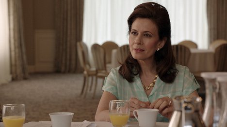 Jessica Hecht - Red Oaks - Photos