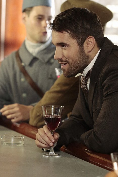Josh Bowman - Time After Time - Picture Fades - Do filme