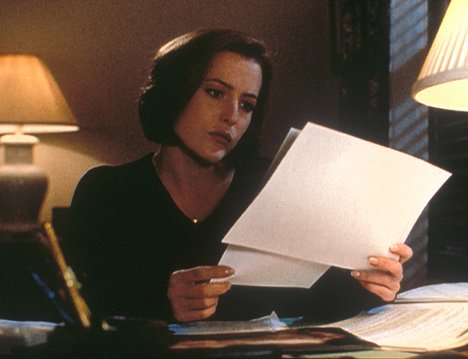 Gillian Anderson - The X-Files - All Souls - Photos