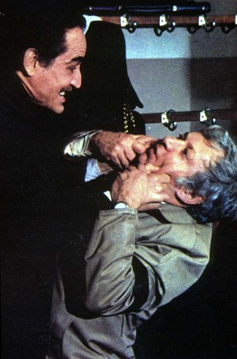 Vittorio Gassman, Paolo Villaggio - Tretí v rade - Z filmu