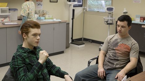 Cameron Monaghan, Noel Fisher - Shameless - Carl's First Sentencing - Van film