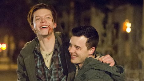 Cameron Monaghan, Noel Fisher - Shameless - South Side Rules - Van film