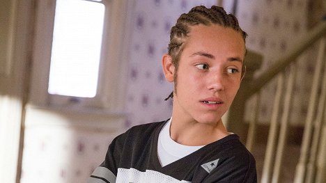 Ethan Cutkosky - Shameless - I Only Miss Her When I'm Breathing - Photos
