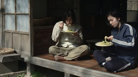 Ai Hashimoto, Mayu Matsuoka - Little Forest: Fuju hen haru hen - De la película