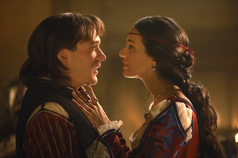 David Oakes, Emmanuelle Chriqui - Borgiovci - The French King - Z filmu