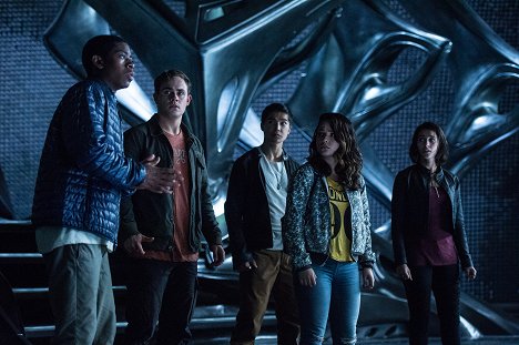 RJ Cyler, Dacre Montgomery, Ludi Lin, Becky G, Naomi Scott - Power Rangers - Kuvat elokuvasta