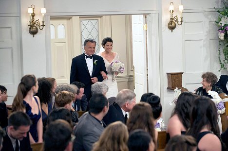 Ray Wise, Cobie Smulders - How I Met Your Mother - The End of the Aisle - Photos