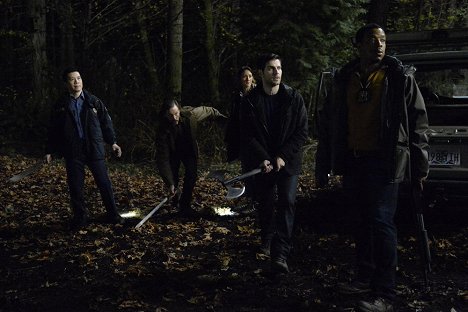 Reggie Lee, Silas Weir Mitchell, Bree Turner, David Giuntoli, Russell Hornsby - Grimm - Tree People - Photos