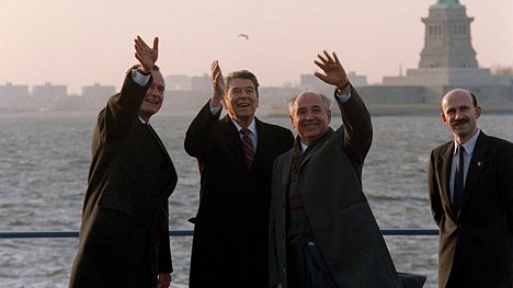 George Bush, Ronald Reagan, Michail Sergejevič Gorbačov