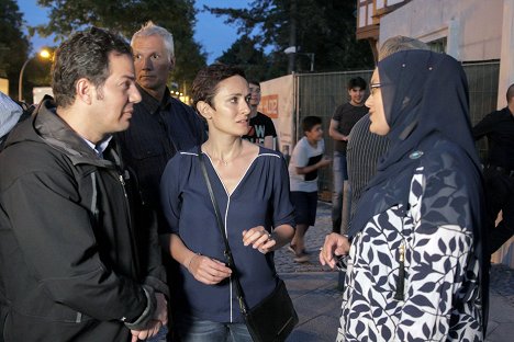 Hamed Abdel-Samad, Nazan Gökdemir - Europas Muslime - Auf Reisen mit Nazan Gökdemir und Hamed Abdel-Samad - Filmfotos