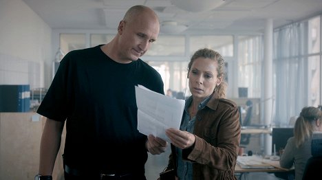Fredrik Hammar, Eva Röse - Maria Wern - Smutsiga avsikter - De la película