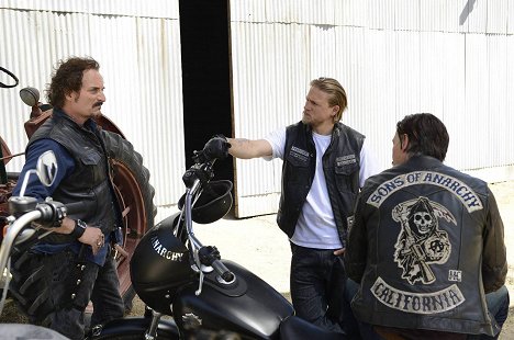 Kim Coates, Charlie Hunnam - Sons of Anarchy - Valkoinen valta - Kuvat elokuvasta