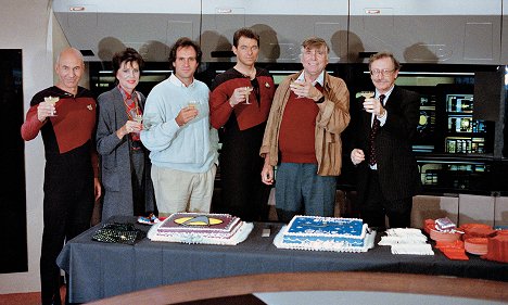 Patrick Stewart, Majel Barrett, Rick Berman, Jonathan Frakes, Gene Roddenberry - Star Trek - La nouvelle génération - Le Dernier Avant-poste - Tournage