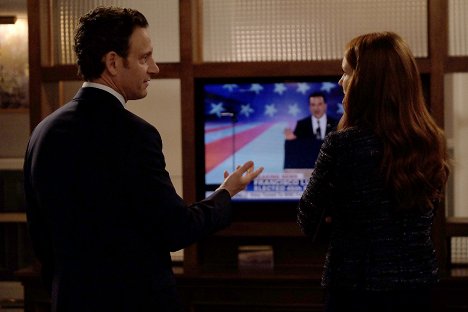 Tony Goldwyn, Darby Stanchfield - Scandal - A Stomach for Blood - Photos
