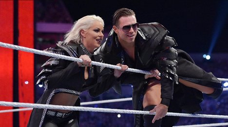 Maryse Ouellet Mizanin, Mike "The Miz" Mizanin - WrestleMania 33 - De la película