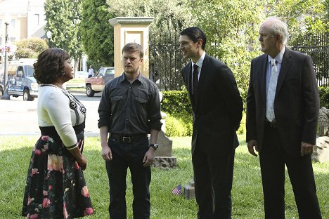 Sherri Shepherd, Steven Boyer, Nicholas D'Agosto, John Lithgow - Trial & Error - The Other Man - Photos