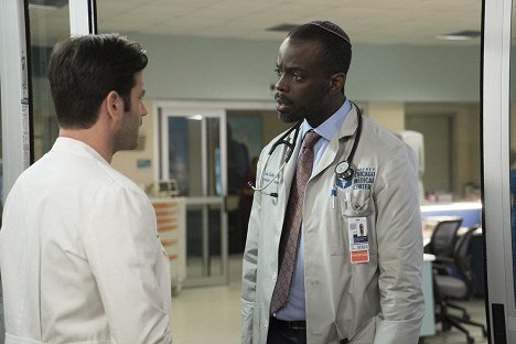 Ato Essandoh - Chicago Med - Ein letztes erstes Mal - Filmfotos